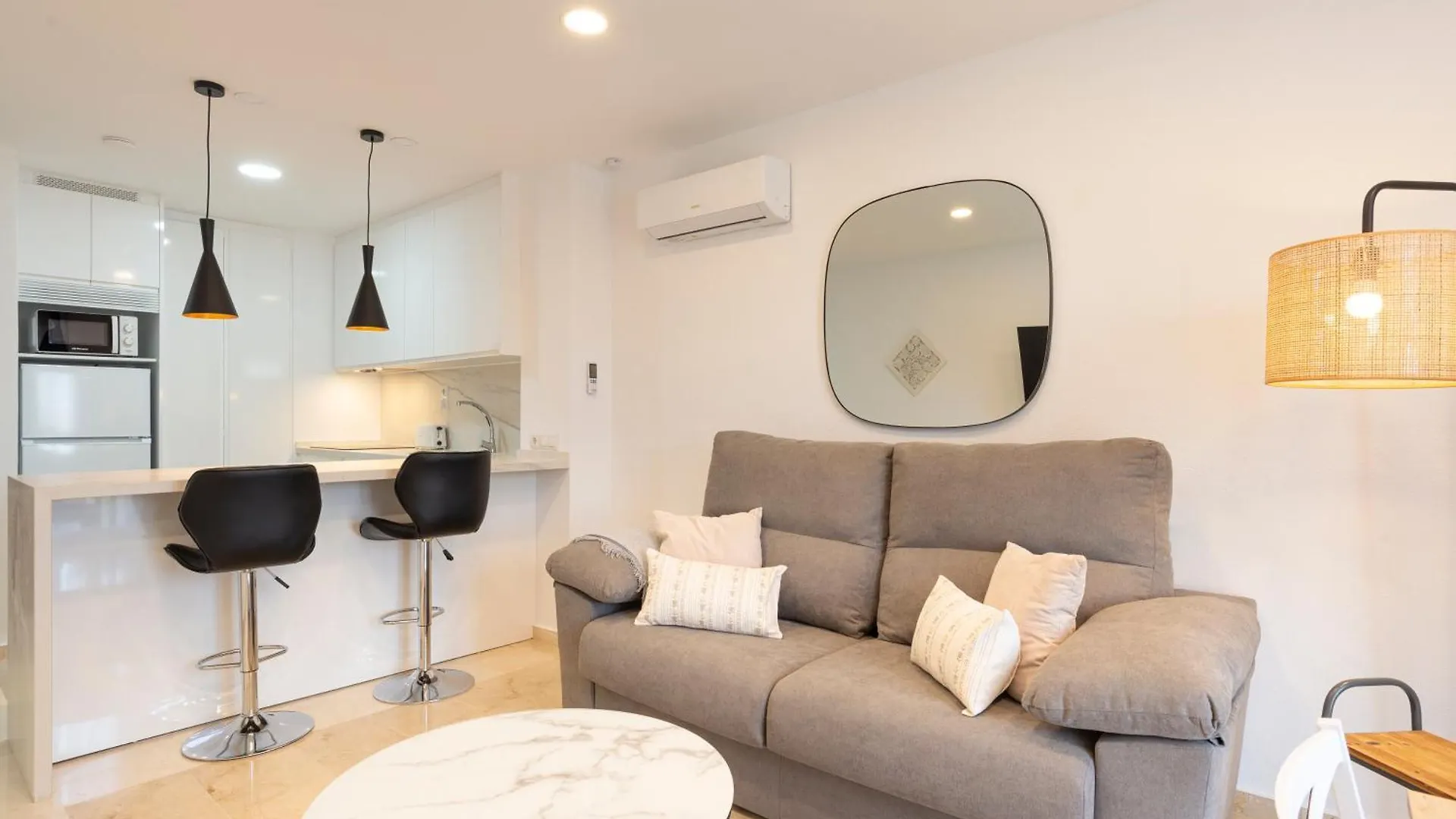 Rosaleda & Old Town Balconies By Ele Apartments 马拉加